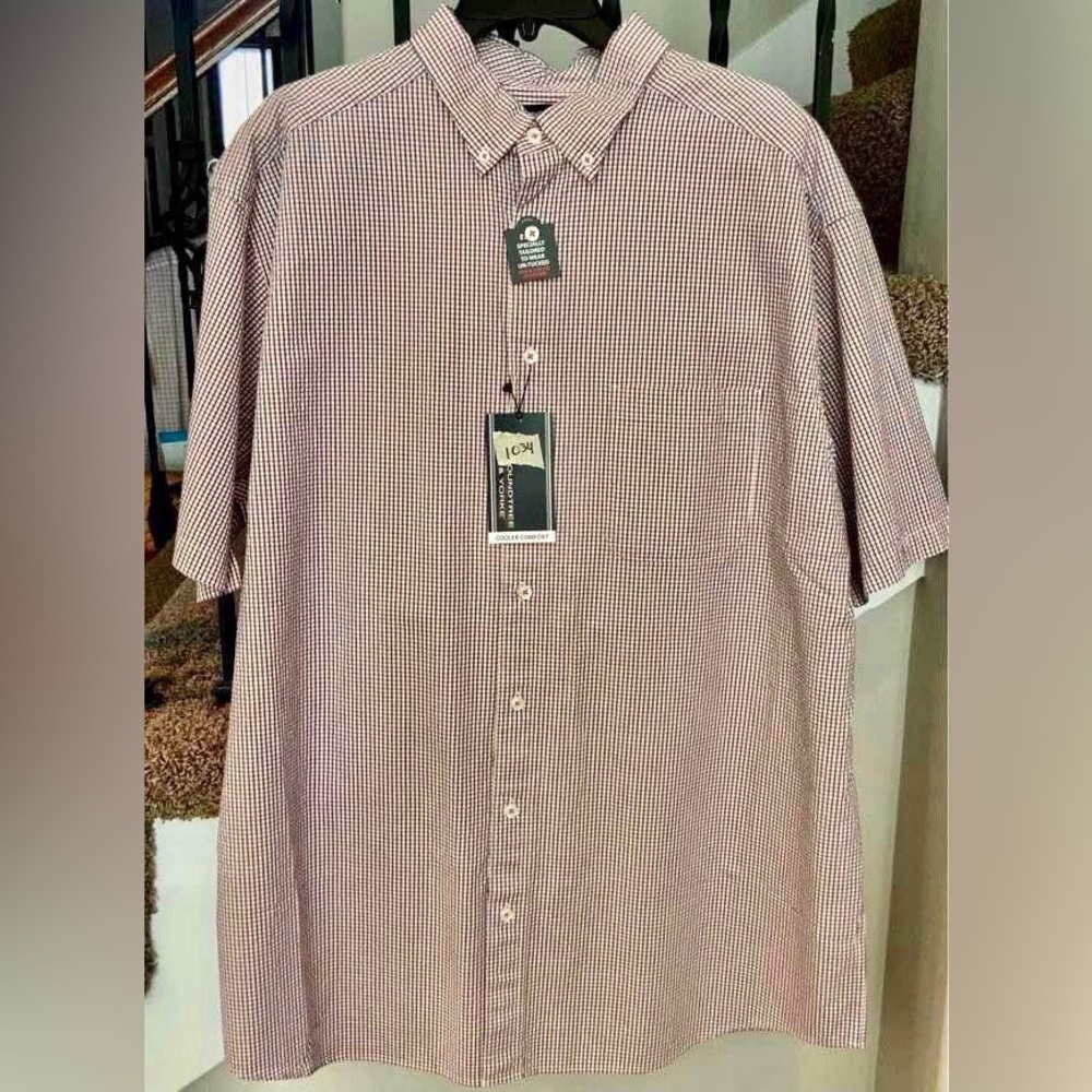 Mens BRAND NEW Size XLT Short Sleeve Shirt.   #1034